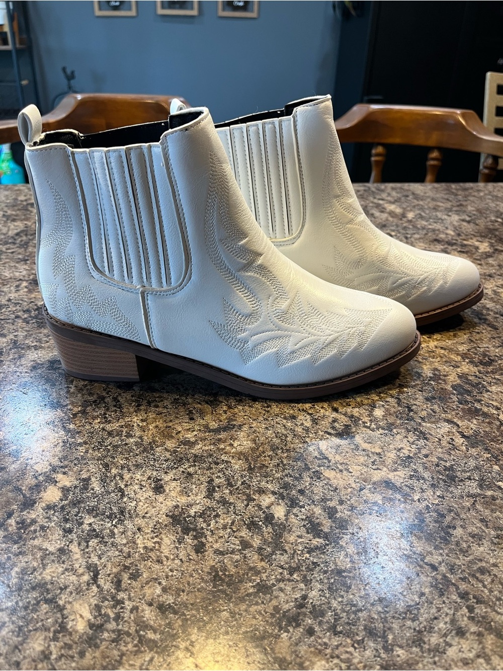 White Women's Western-Style Ankle Boots